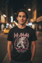 MAN WEARING DEF LEPPARD 83 US TOUR TEE DEF5188S, DEF5188M, DEF5188L, DEF5188XL, DEF5188XXL, DEF5188XXXL, DEF5188XXXXL, DEF5188XXXXXL