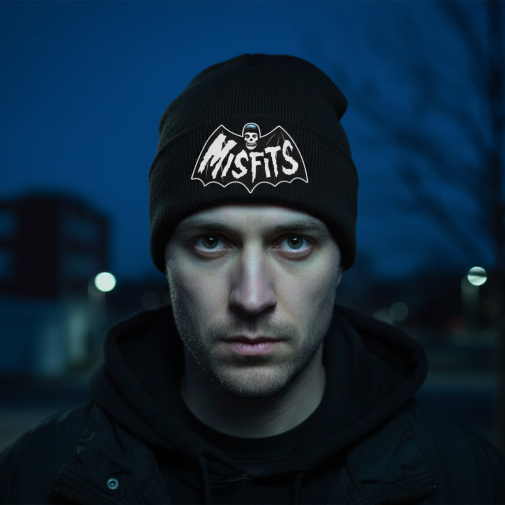MAN WEARING MISFITS BEANIE MM-MST-HA-01