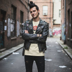 Man wearing T-shirt with 'Misfits' logo and skeleton MSF516S, MSF516M, MSF516L, MSF516XL, MSF516XXL, MSF516XXXL, MSF516XXXXL